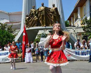 21. Türk Dünyası Çocuk Şöleni Tanıtım Gösterisi
