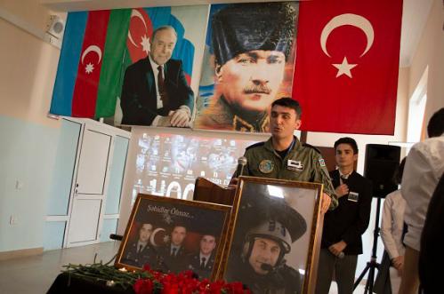 Bakü Atatürk Lisemizde Şehitlerimizi Andık