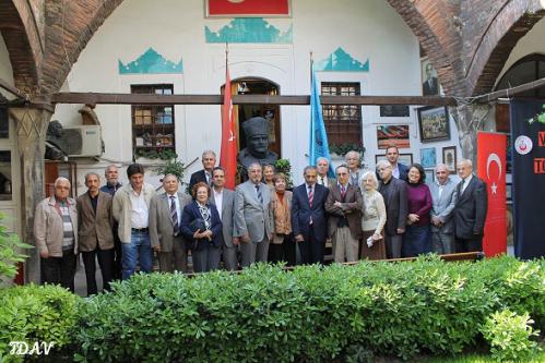 Turan Kültür Merkezi - Türk Dünyası Araştırmaları Vakfı Örneğinde Vakıf ve Sivil toplum Analizi