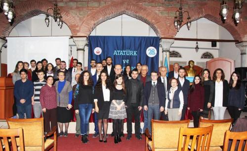 Turan Kültür Merkezi - Atatürk ve Türk Gençliği