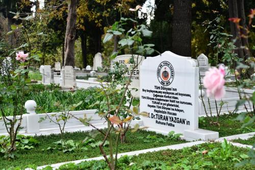 Turan Yazgan Hocamızı Kabri Başında Andık